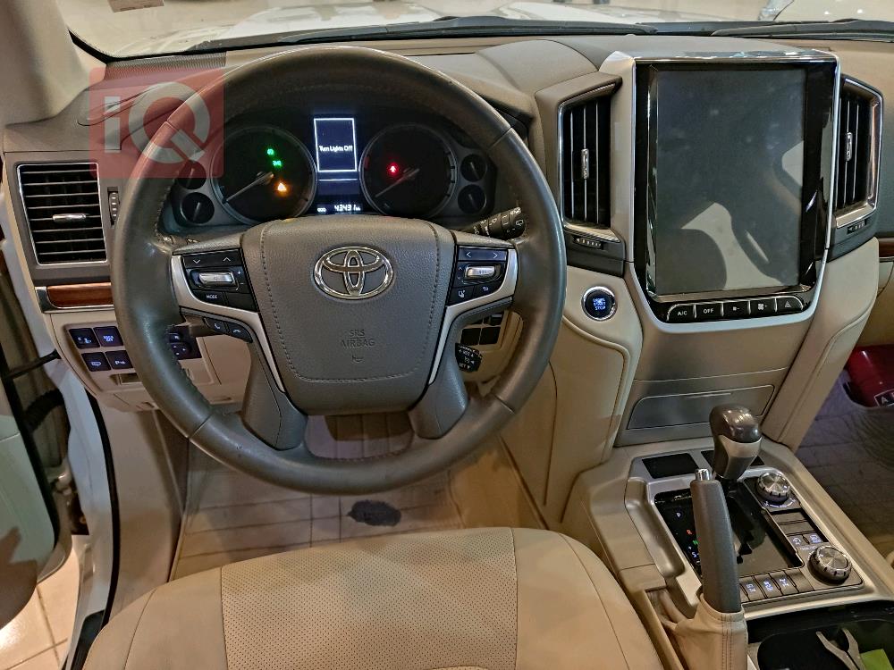 تويوتا لاندكروزر